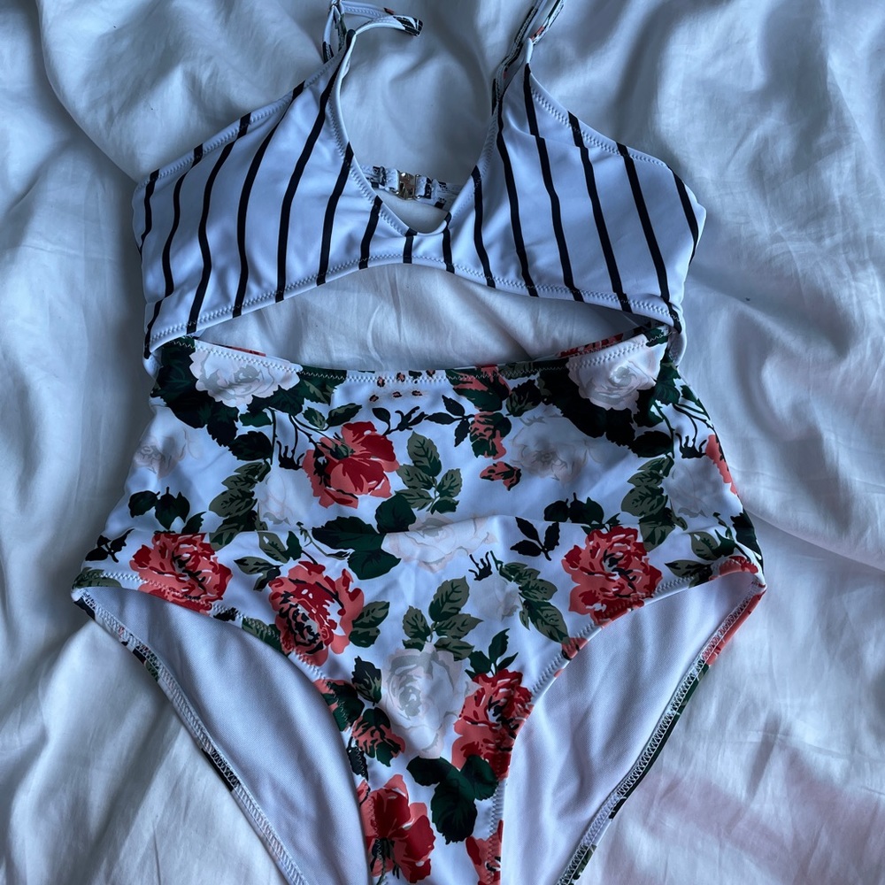 One Piece connected floral striped swim suit